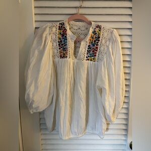 Vintage 60s-70s Hippie Embroidered Cream Blouse